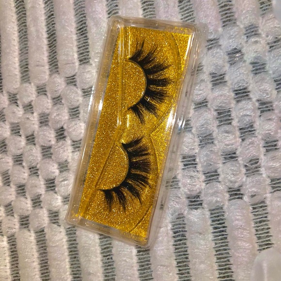 $8 lash bundle - Picture 5 of 9
